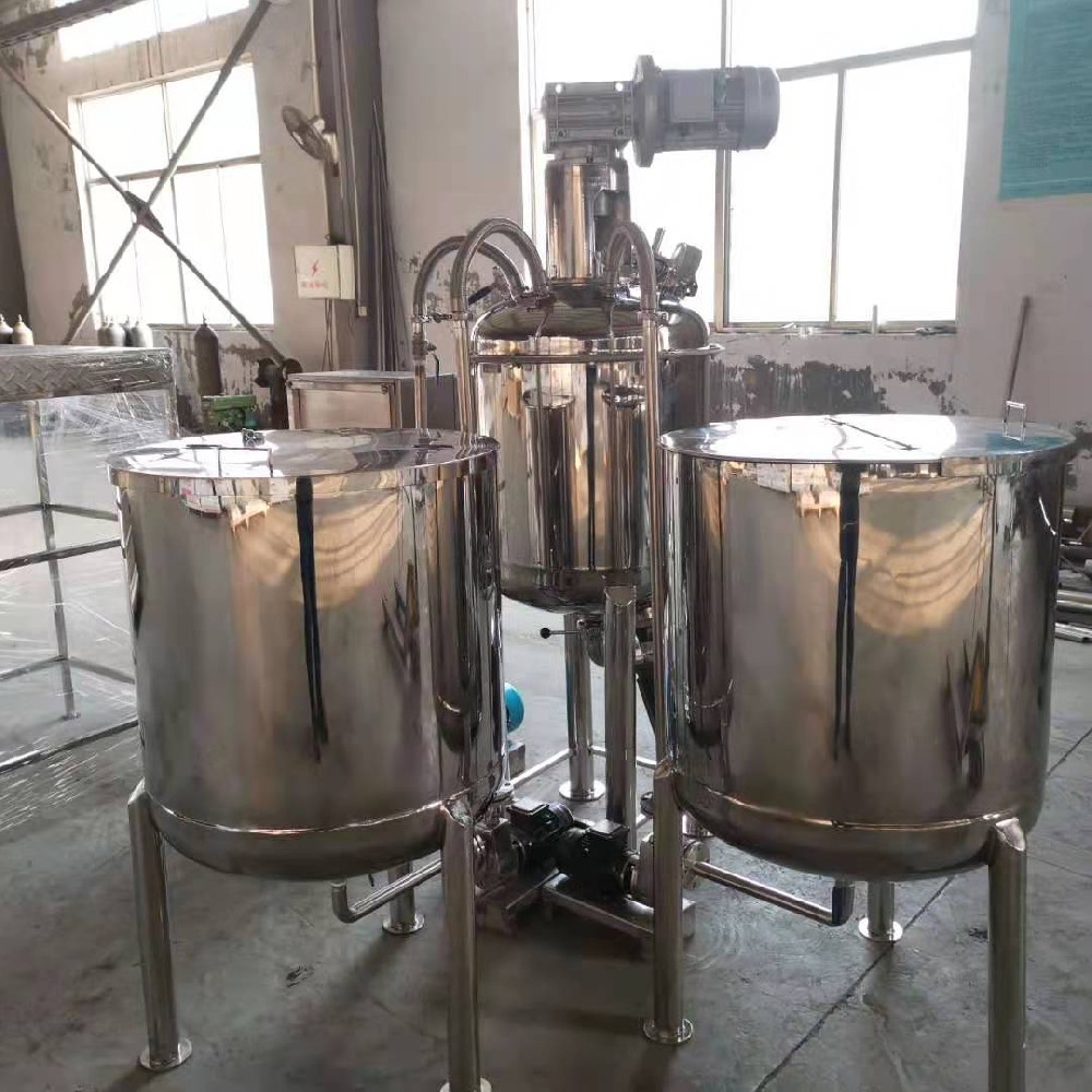 医药行业整套搅拌设备生产线带乳化带温控安装调试完成，投入使用！